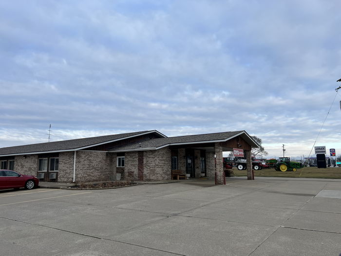 Brass Bell Motel & Restaurant (Oyo Hotel) - Dec 11 2022 Photo Of Motel